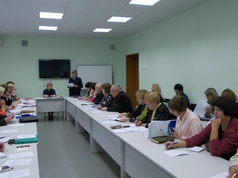 Директор школы 60 г. Собрание директоров школ. Директор школы 60 г. Школа 46 бишкек. Управление образования ирбейского района.