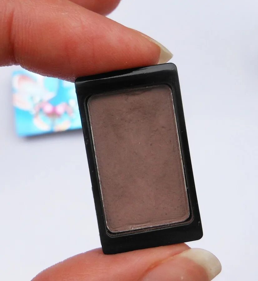 Artdeco eyeshadow. Тени Artdeco 517. Artdeco Eyeshadow Matt. Тени АРТДЕКО матовые 517. Тени АРТДЕКО 520.