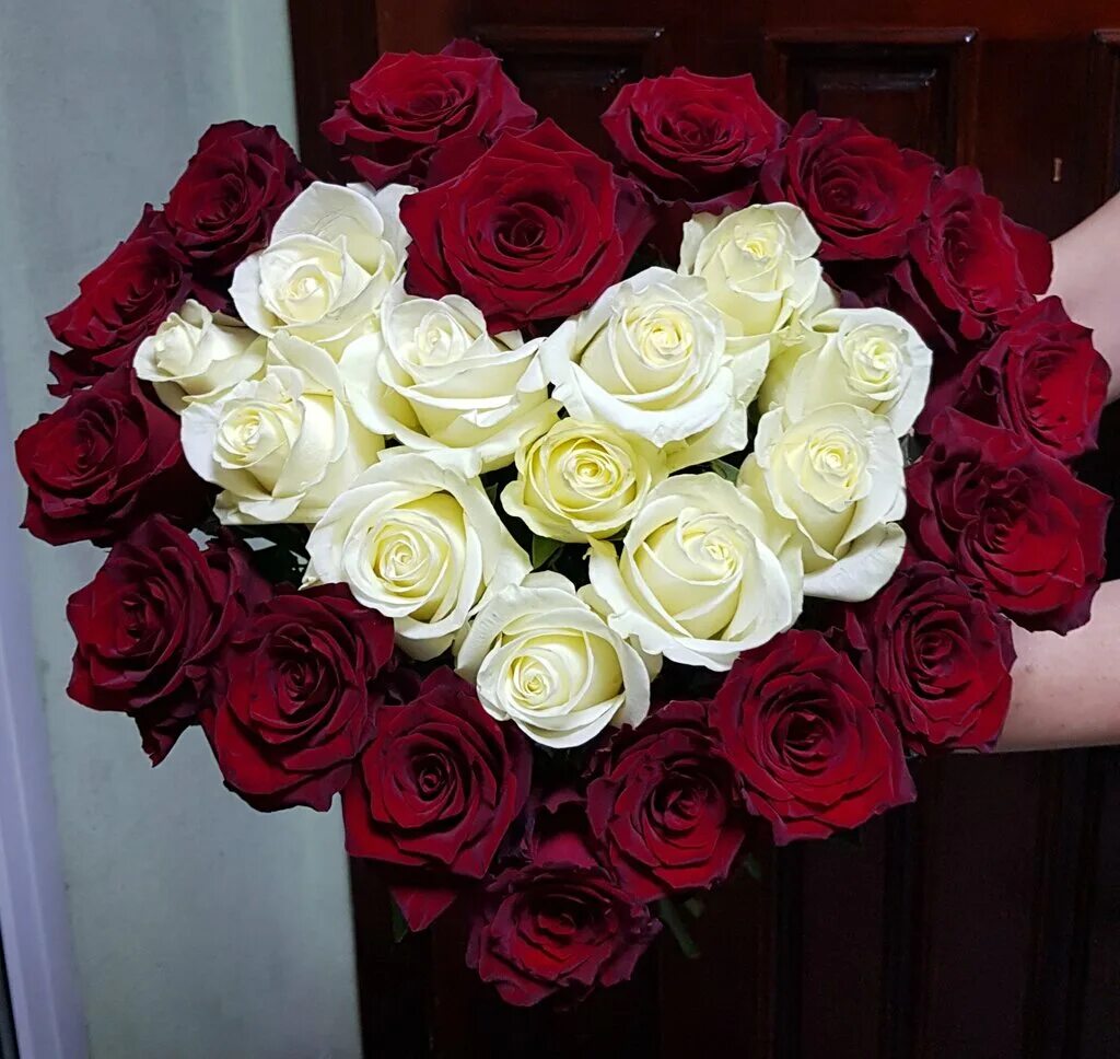 пятилетки 100 березники. розы березники. цветы березники. букет "с днем учителя". цветы березники.