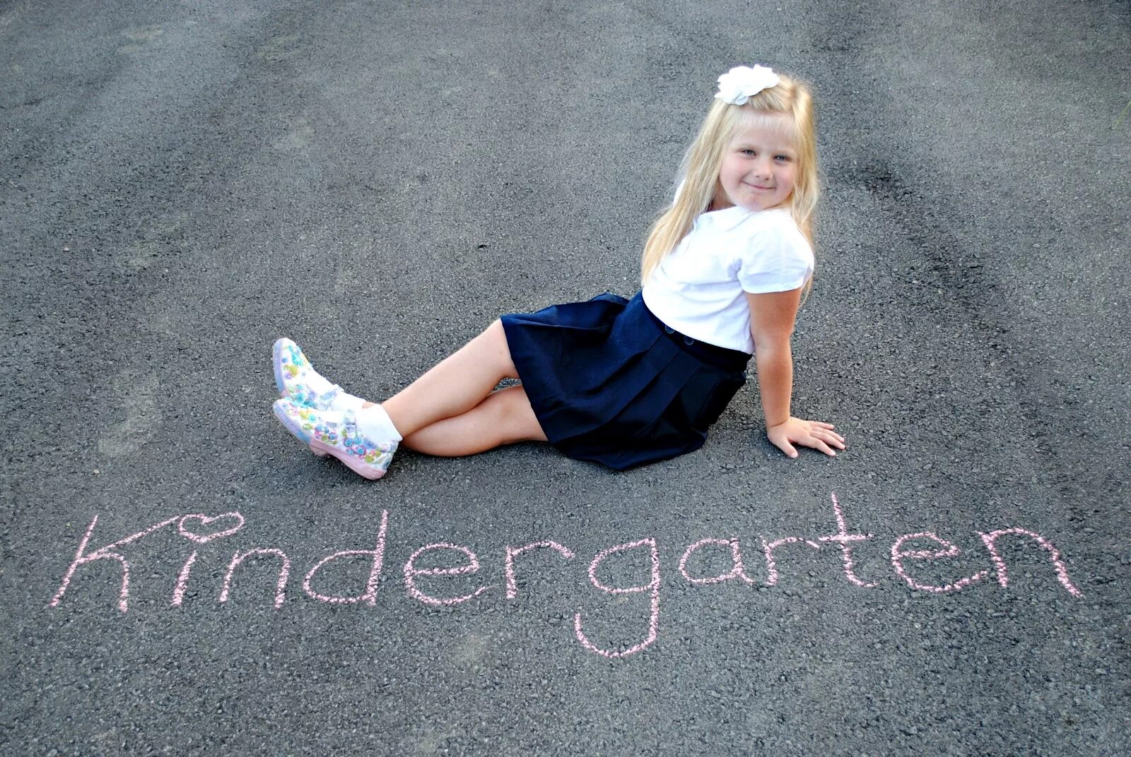 First day of many. Позы для школьной фотосессии. First Day of School. First Day of School girl. First Day фото.