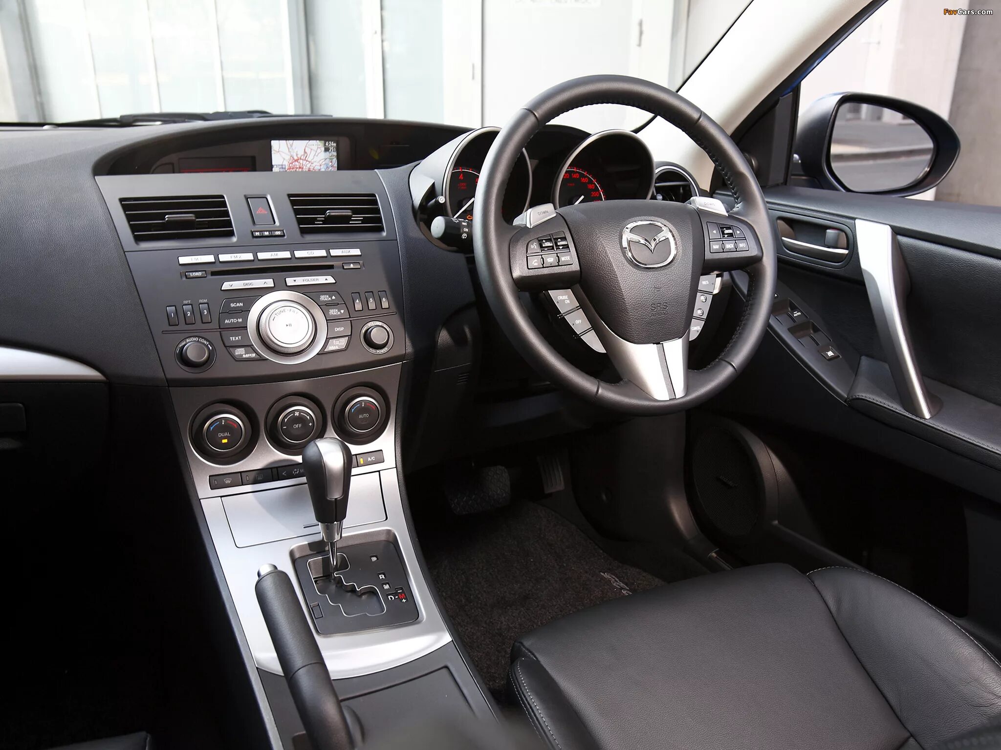 Mazda 3 BL комплектации. Mazda 3 BL sp25. Мазда 3 2009 салон. Mazda 3 2012 салон.