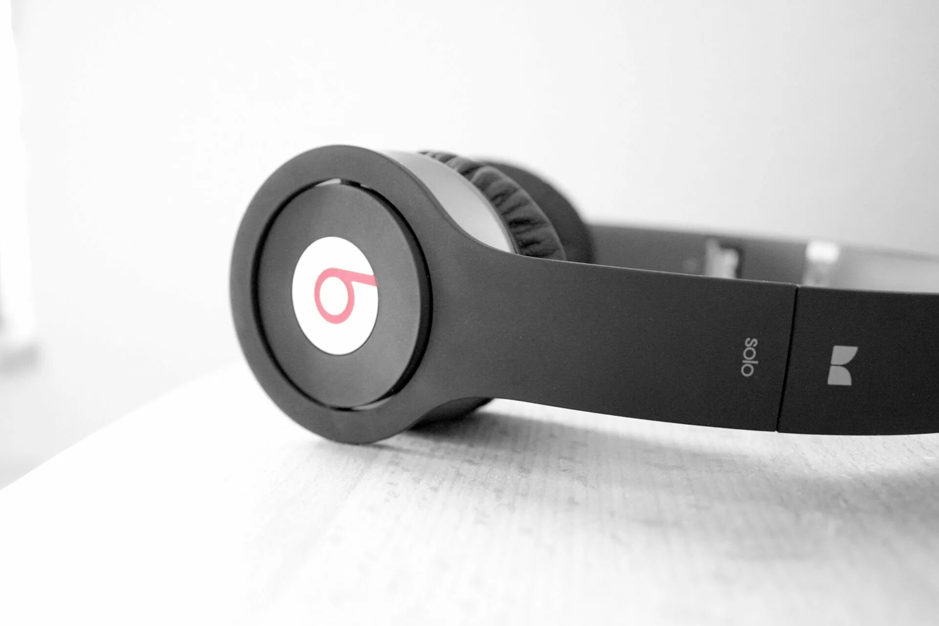 Beats ai. Наушники Beats Doctor Dre. Наушники битс бай доктор Дре. Beats by Dr Dre solo.