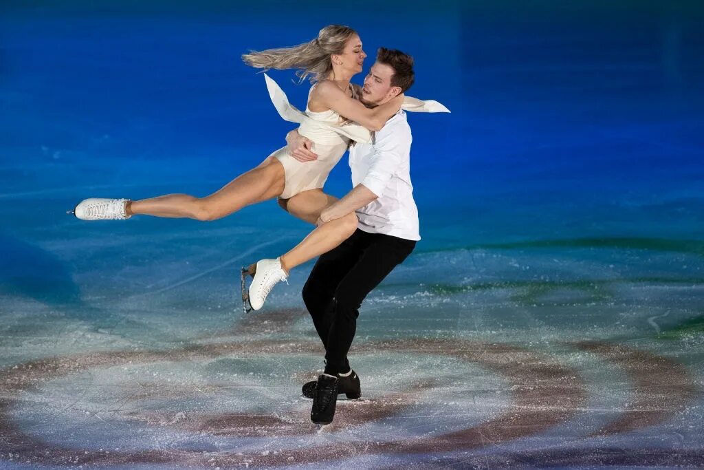 горячий лед первый канал. пара фигуристов никита кацалапов и виктория синицына. виктория синицина фигурное катание. мишина галлямов чемпионат европы 2022. никита кацалапов 2022 пекин и виктория.