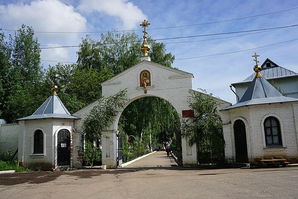 Успенский монастырь новомосковск. Свято Успенский Новомосковский монастырь. Свято-Успенский мужской монастырь Новомосковск. Мужской монастырь в Новомосковске Тульской области.