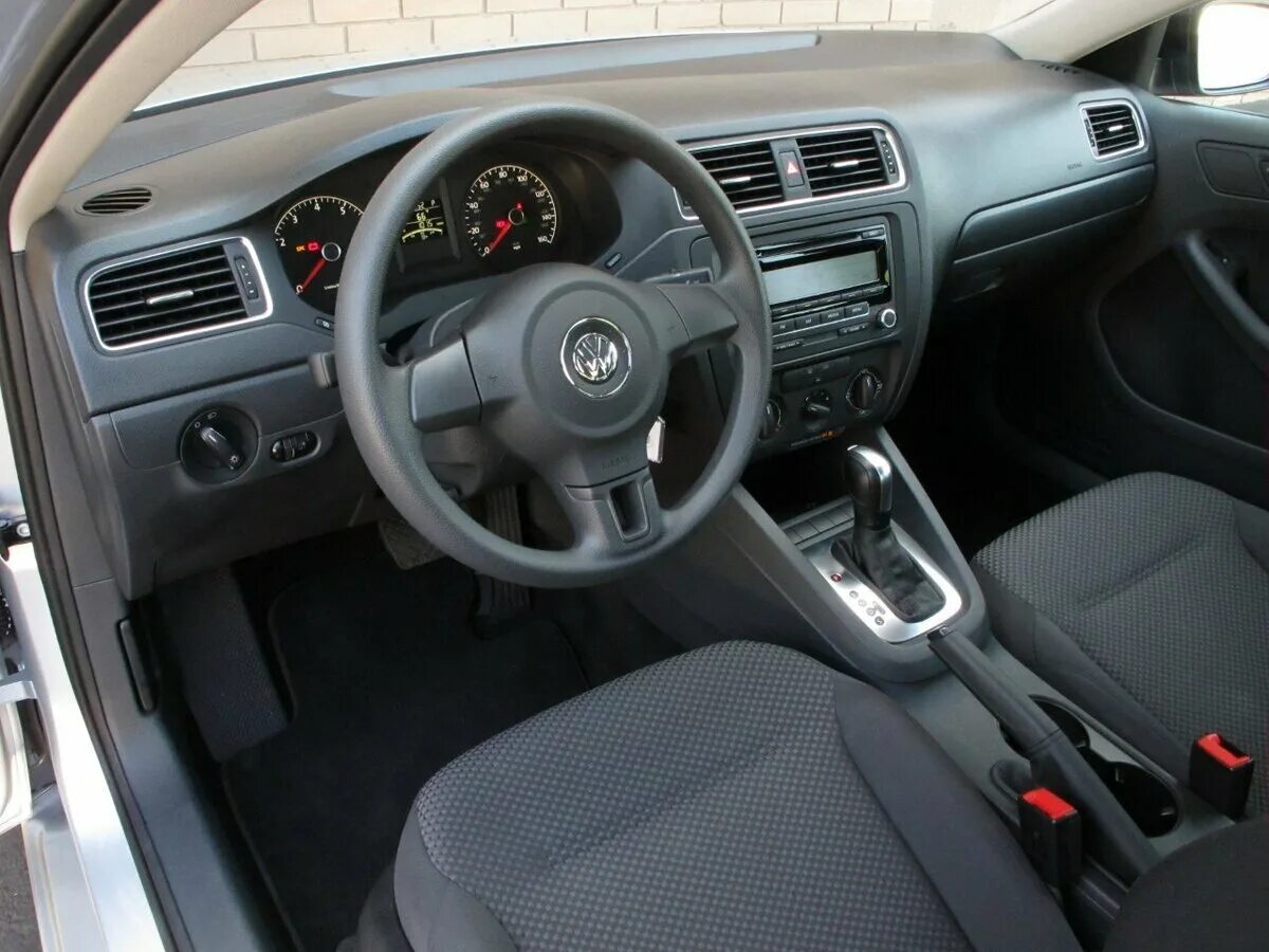 Фольксваген Джетта 6. Фольксваген Джетта комплектации. Volkswagen Jetta 2010 1.6 at. Volkswagen Jetta 6 салон. Volkswagen jetta автомат