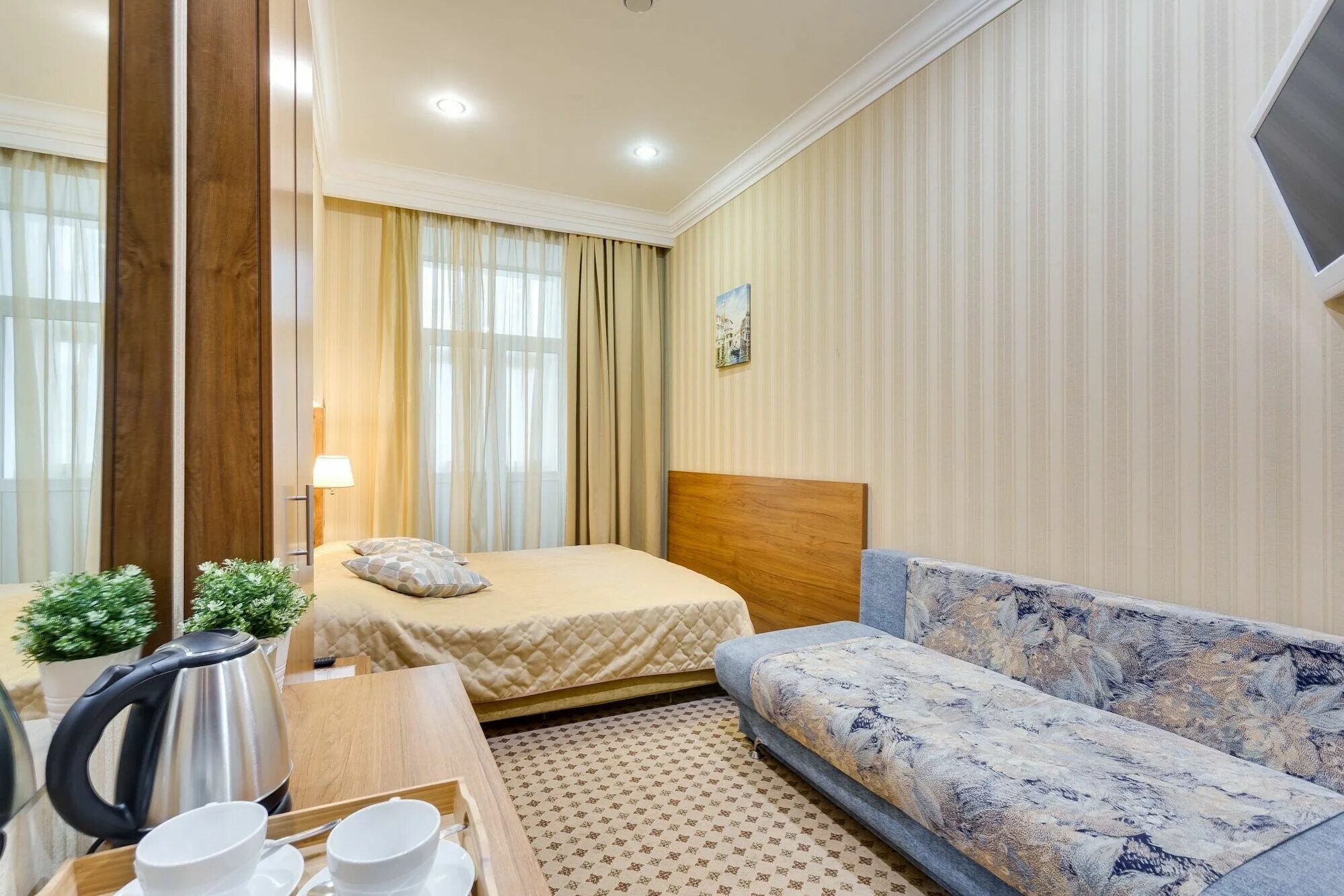 Мини отель Москва. Hotel Kremlin Москва. Отель возле мини Кремля. Гостиница на час на Тверской