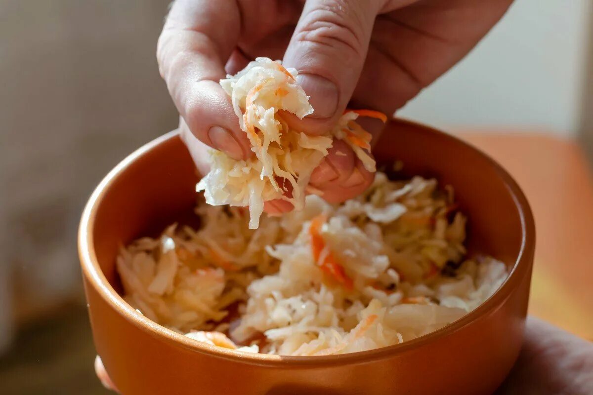 Можно ли есть квашеную капусту при сахарном. Квашеная капуста польза. как квасить капусту. нутрициолог павлова о вреде квашеной капусты.. капуста квашеная моя цена.