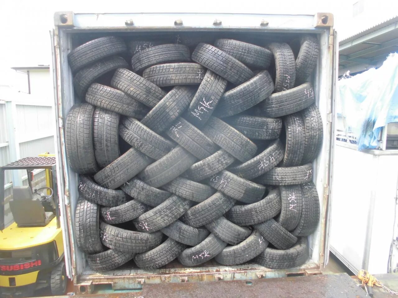 Колеса для тачки тсср-2. 10/3. Боковые колеса для детского велосипеда 20" и 24" btwin. Страховочные колеса для детского велосипеда 20. Монтаж и демонтаж шин грузовых автомобилей.