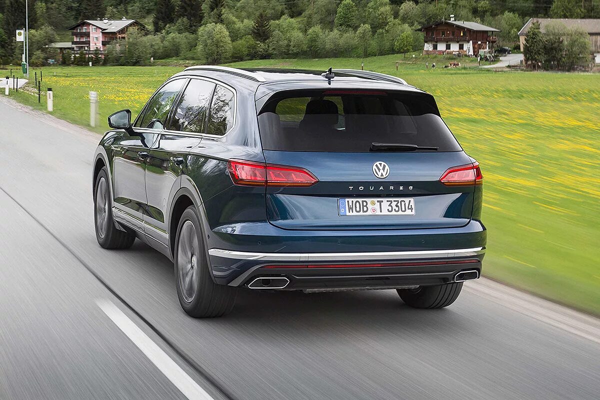 Volkswagen touareg 2018. Фольксваген Туарег 2018. Новый Фольксваген Туарег 2018. Volkswagen Туарег 2018. Фольксваген Туарег 2018 зад.