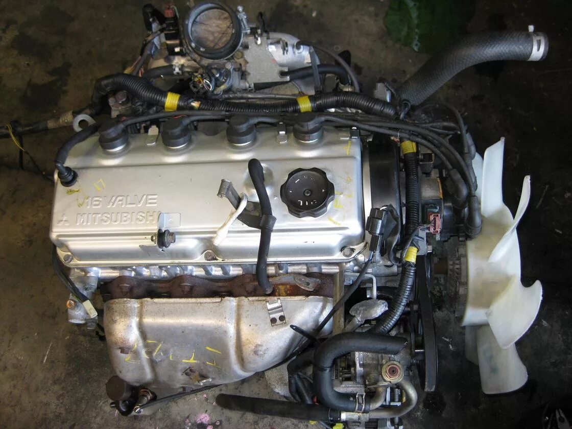 Двигатель Mitsubishi 4g64s4m. Мотор 4g64 Mitsubishi 2.4. Двигатель Митсубиси 2.4 4g64. Двигатель Митсубиси Галант 2.4 4g64.