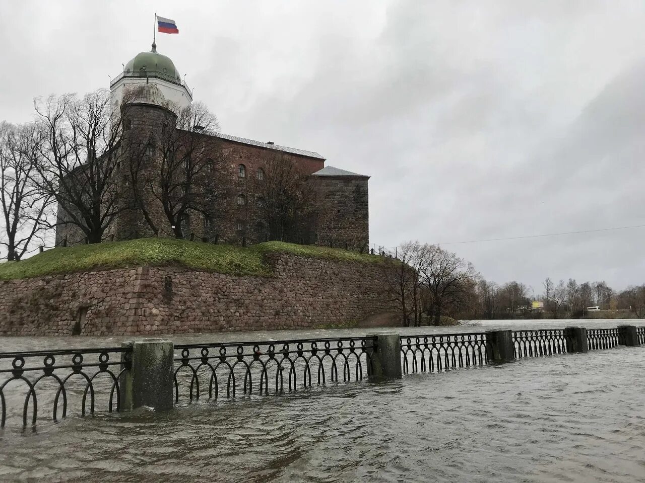 Выборг ленинградская область погода. Выборг наводнение. Наводнение в Выборге 2021. Выборг затопило. Выборг дождь.