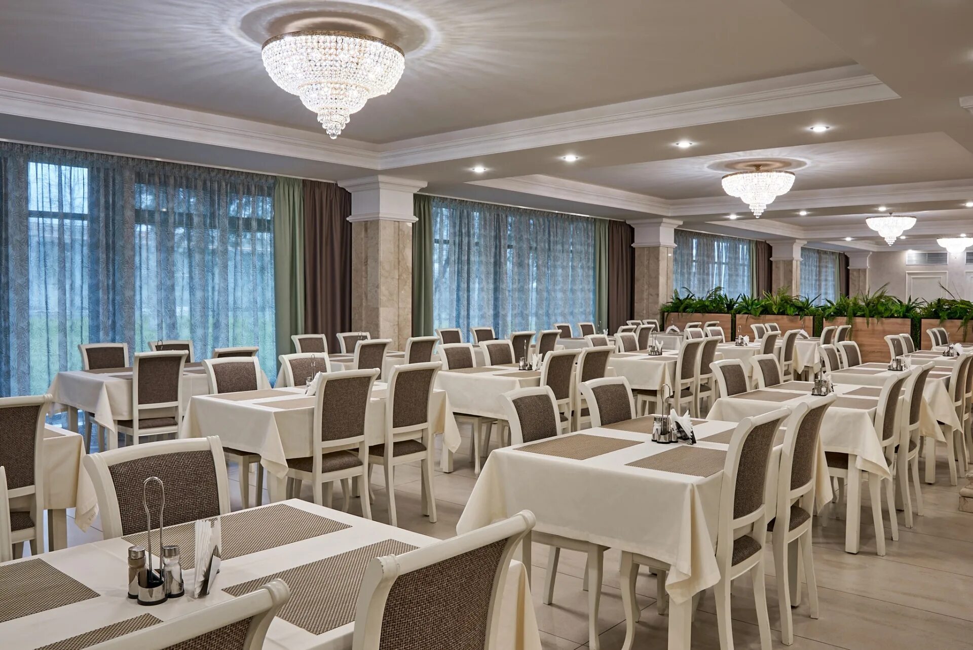 санаторий дубовая роща корпус люкс железноводск. санаторий лесной иноземцево. санаторий дубовая роща железноводск. кавказские минеральные воды ессентуки. ессентукский курортный парк ставрополь.