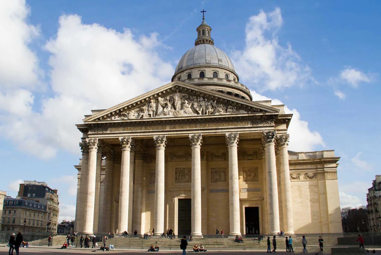 Пантеон 1 2. Храм пантеон древнего рима. Храм пантеон древнего рима. Окулюс римский пантеон. Пантеон рим внутри.