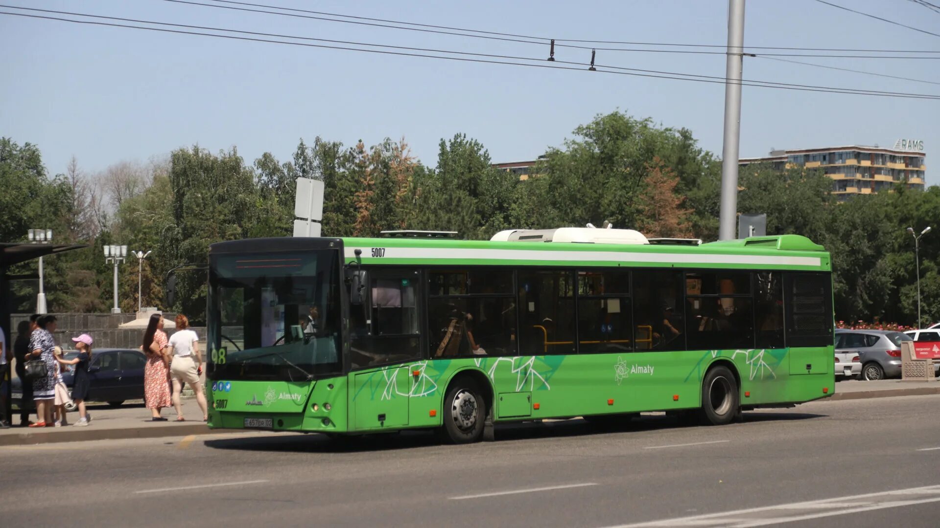 Проезд автобусом алматы. Транспорт алматы. алматинский автобус. автобус 10. автобус 22 сентября.
