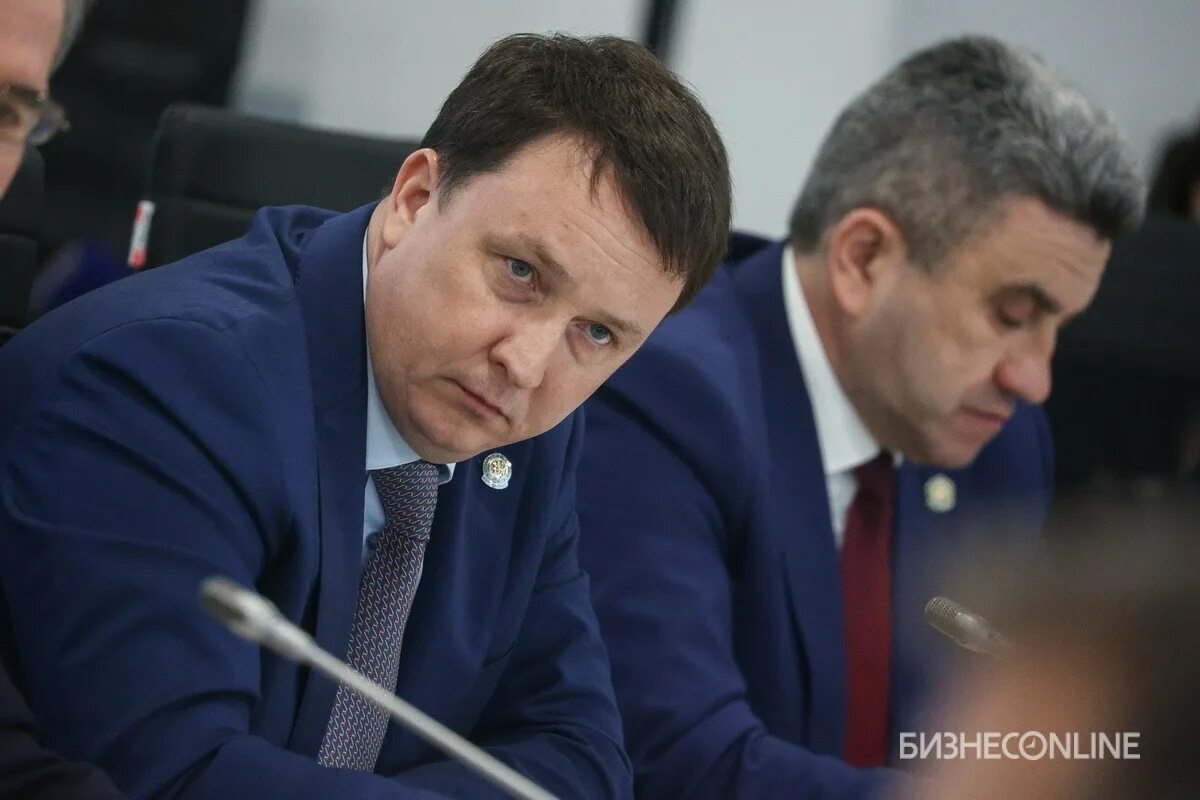 Айзатуллин министр строительства. Айзатуллин марат мансурович. министр строительства рт айзатуллин. айзатуллин марат мансурович семья. рустам минниханов иннополис.