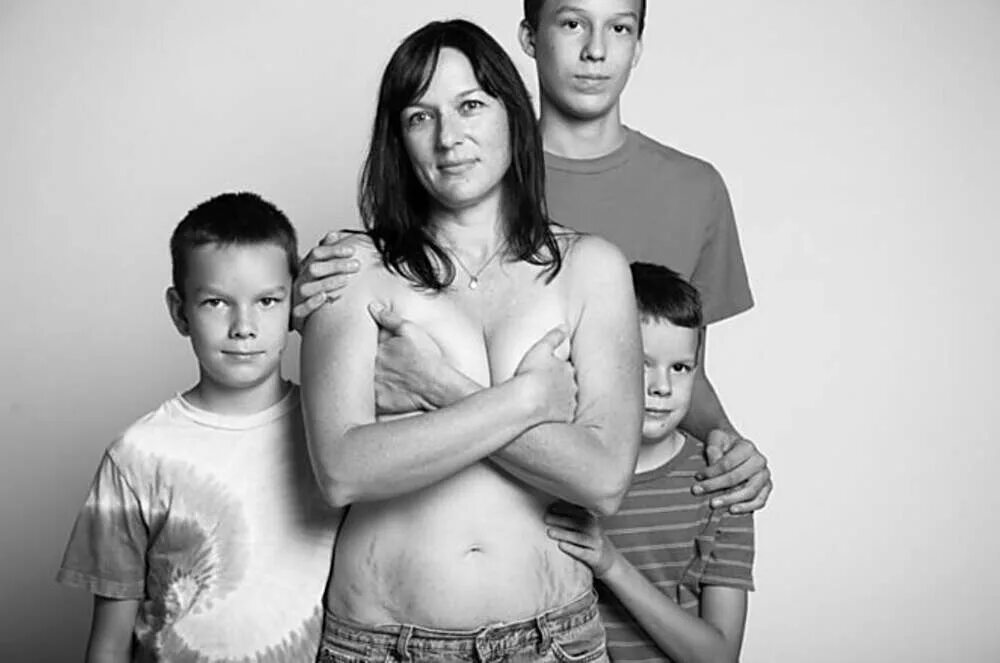 Реальное видео мамочек. Фотопроект Джейд Билл. Фотограф Джейд Билл Breastfeeding. Джейд Билл тела матерей. Родители и дети.
