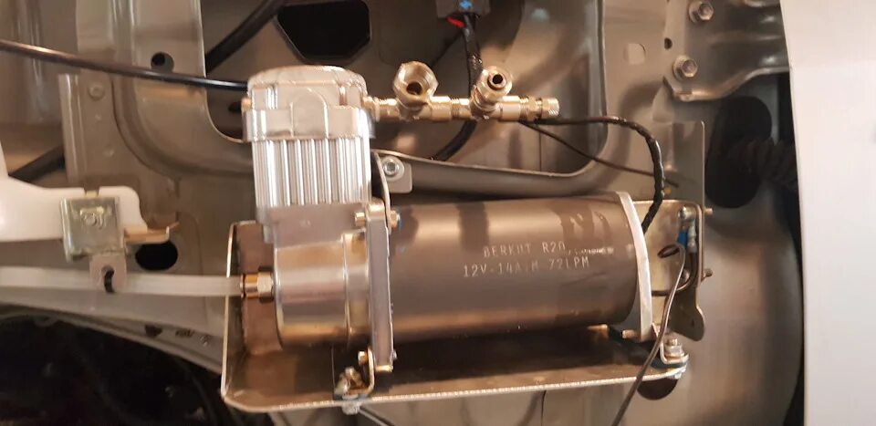 Пневмосистема на базе беркут р20. Пневмосигнал с клапаном 12v. Пневмоподвеска на любой автомобиль. Пневмосистема для автомобиля. Муфта пневмосистемы прямая 65950.