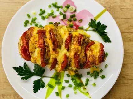 Гармошка с помидорами и сыром