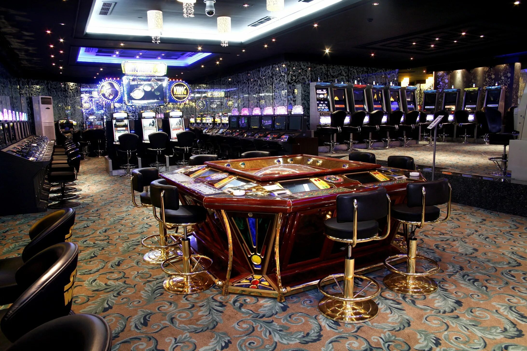 Dedi casino. Казино Кристалл Артак. Казино Кристалл 02.10.06. Merit Crystal Cove отель казино.