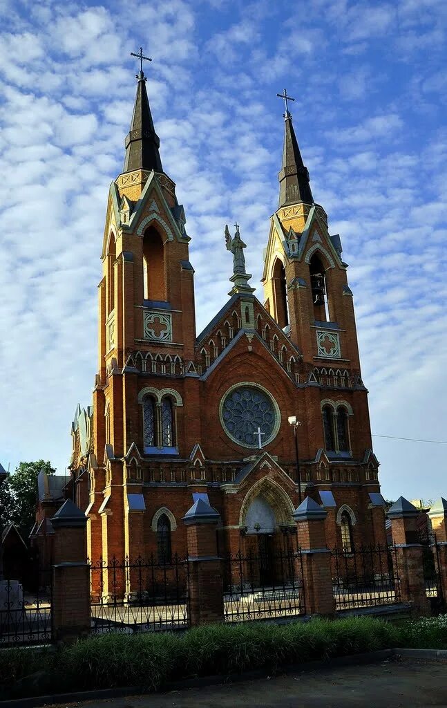 Где в россии католическая церковь. Римско-католический храм Тамбов. Католический костел Тамбов. Церковь Воздвижения Святого Креста (Тамбов). Католический костёл Воздвижения Святого Креста Тамбов.