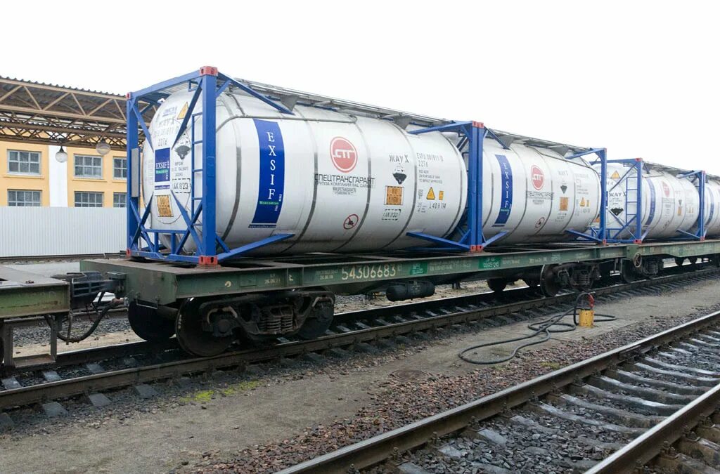 погрузка опасных грузов в порожние вагоны. танк-контейнер спецтрансгарант. погрузка опасных грузов в порожние вагоны. танк контейнер балтика транс. танк-контейнер (tank container).