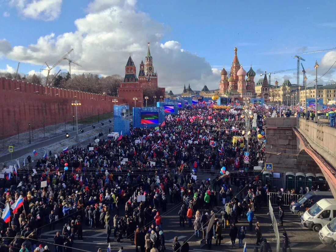 Митинг у Кремля. Красная площадь Васильевский спуск. Miting protiv Kremlia na krasnoj ploshadi. Васильевский спуск сейчас.