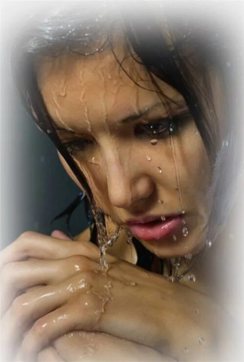 слёзы на щеках. сергей овод. слезы картинки. девушка в слезах. слезы на стекле.