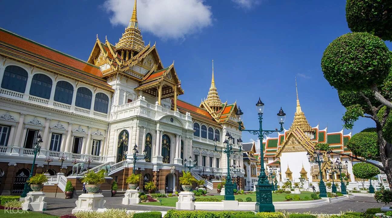 Королевский дворец в Бангкоке. Таиланд большой Королевский дворец. Grand Palace Бангкок. Дворец чакри в Бангкоке.