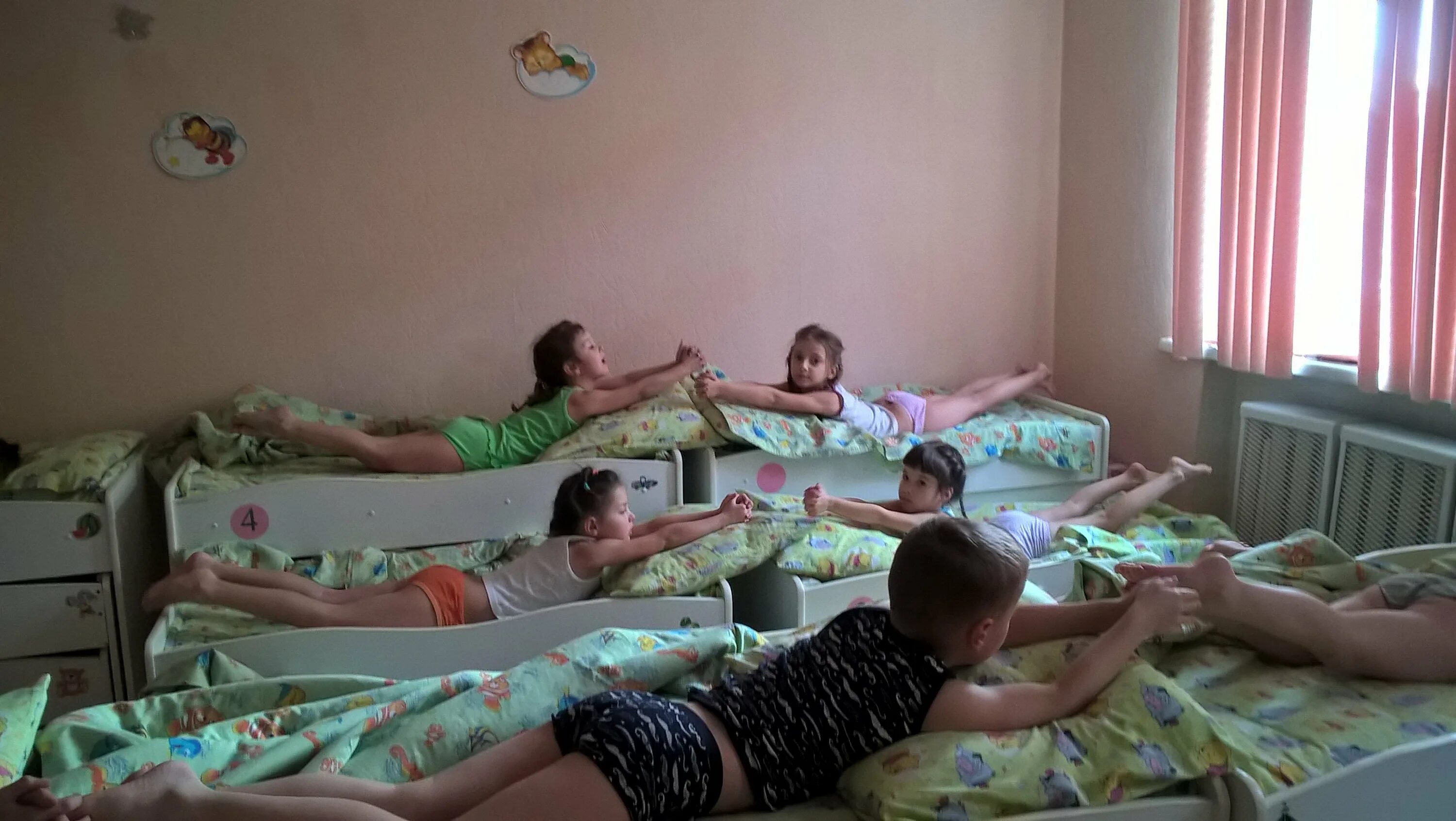 Спящий сад 2. Дети спят в детском саду. Спящий сад дорама китай. Спящий сад 2. Спящий сад 2.