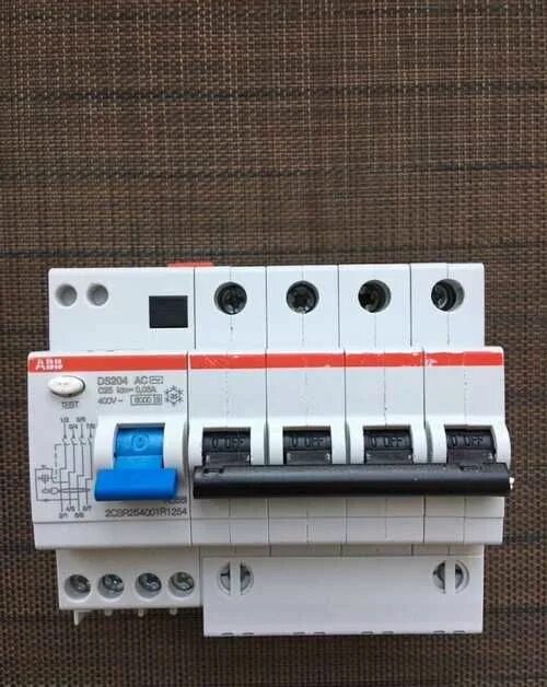 ABB ds204 c16. Дифавтомат 16а трехфазный АВВ. Дифференциальный автомат ABB 4-полюсный ds204. Диф автомат 16 трехфазный. Автомат трехфазный 16а