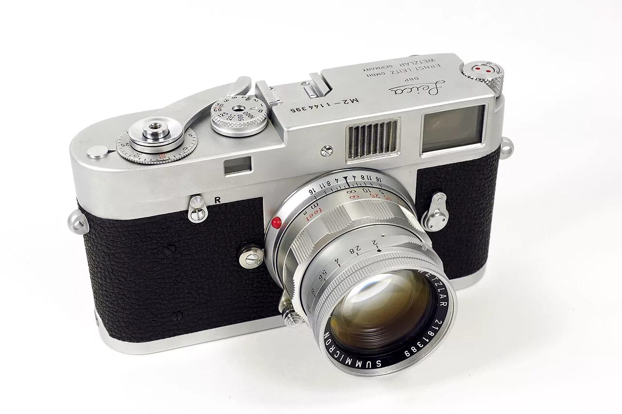 Camera m