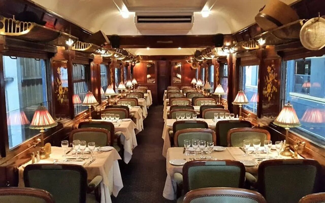 Dining car. Вагон “Orient Express”. Вагон ресторан Восточный экспресс. Вагон-ресторан Восточный экспресс 19 века. Orient Express Train 1930.