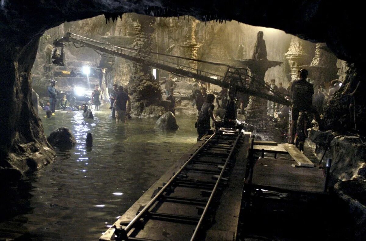 пещера сюжет. пещера (грот) (the cave) 2005. пещера сюжет. пещера 2005 пайпер перабо. санктум кэмерон.