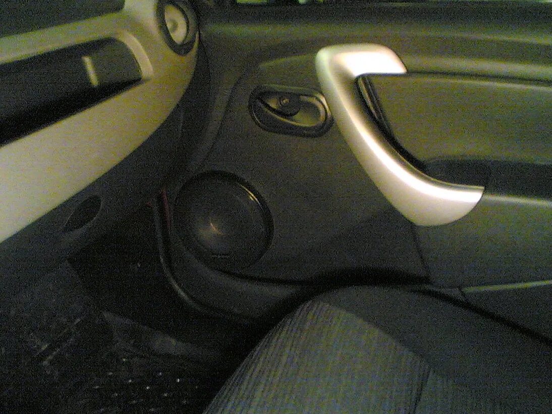 Подиумы рено логан 1. Подиумы рено логан 1. Подиумы renault logan 1. Рено логан 1 автозвук. Подиумы рено логан.