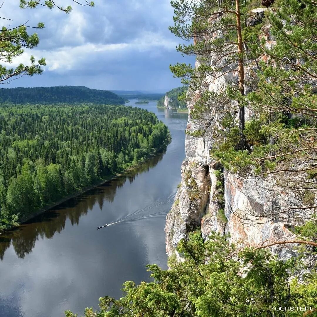 Скала ветлан на реке вишера. Река вишера пермский край. Река вишера ветлан. Камень ветлан пермский край. Река вишера ветлан.