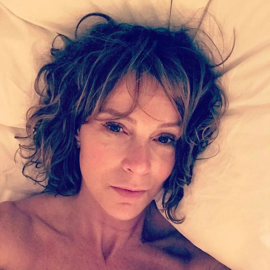 Jennifer Grey в Instagram: "Note to self: never lie down to rest befor...