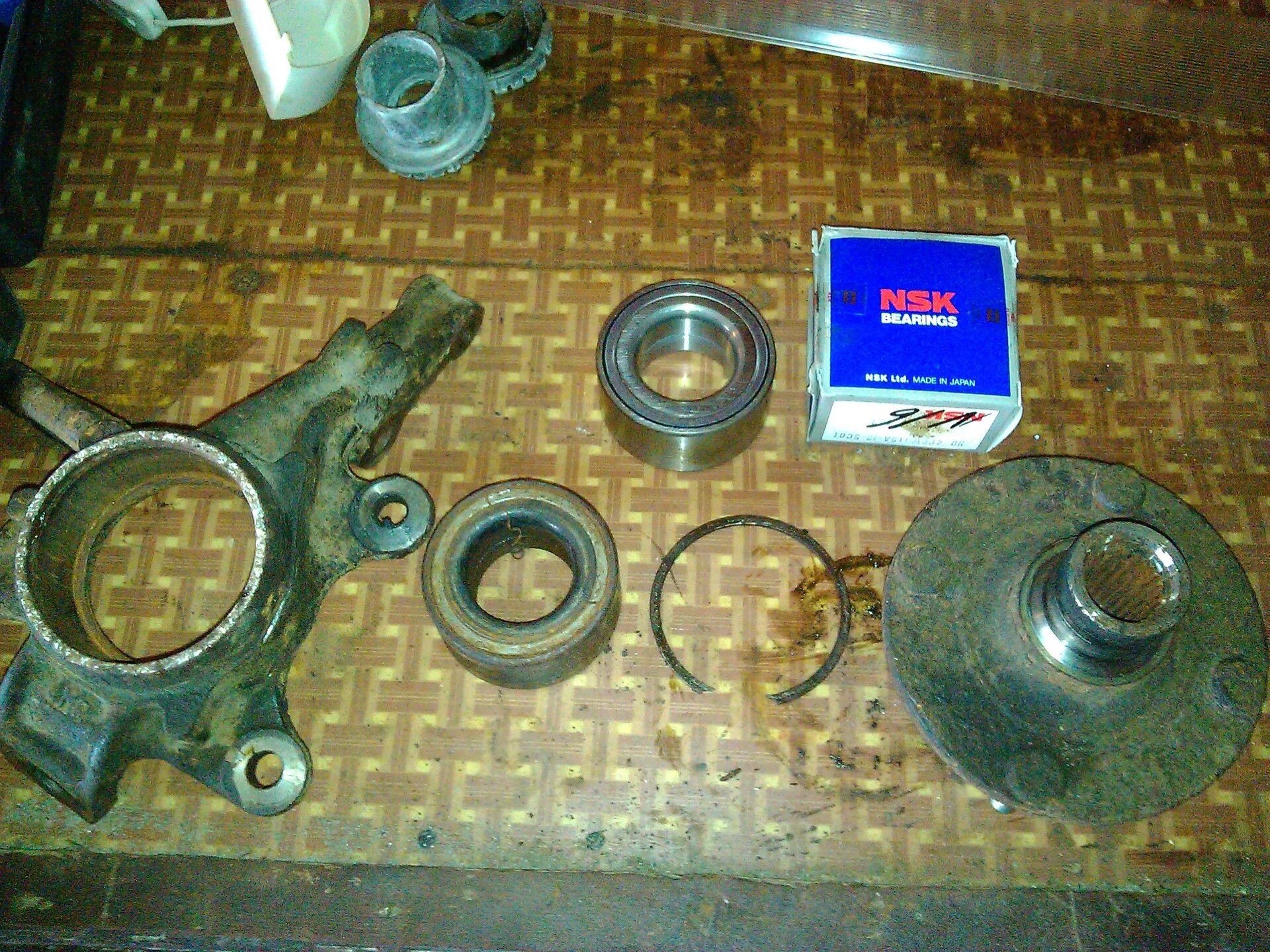 Замена подшипников ниссан альмера классик. Ступичный подшипник nissan almera n15. ступичный подшипник ниссан альмера n16. передний ступичный подшипник ниссан альмера н16. подшипник ступица ниссан альмера g15 передняя.