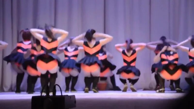 Пчелки оренбург. Танец пчёлок в оренбурге тверк. Пчелки тверк оренбург винни пух. Пчелки оренбург. Оренбург.