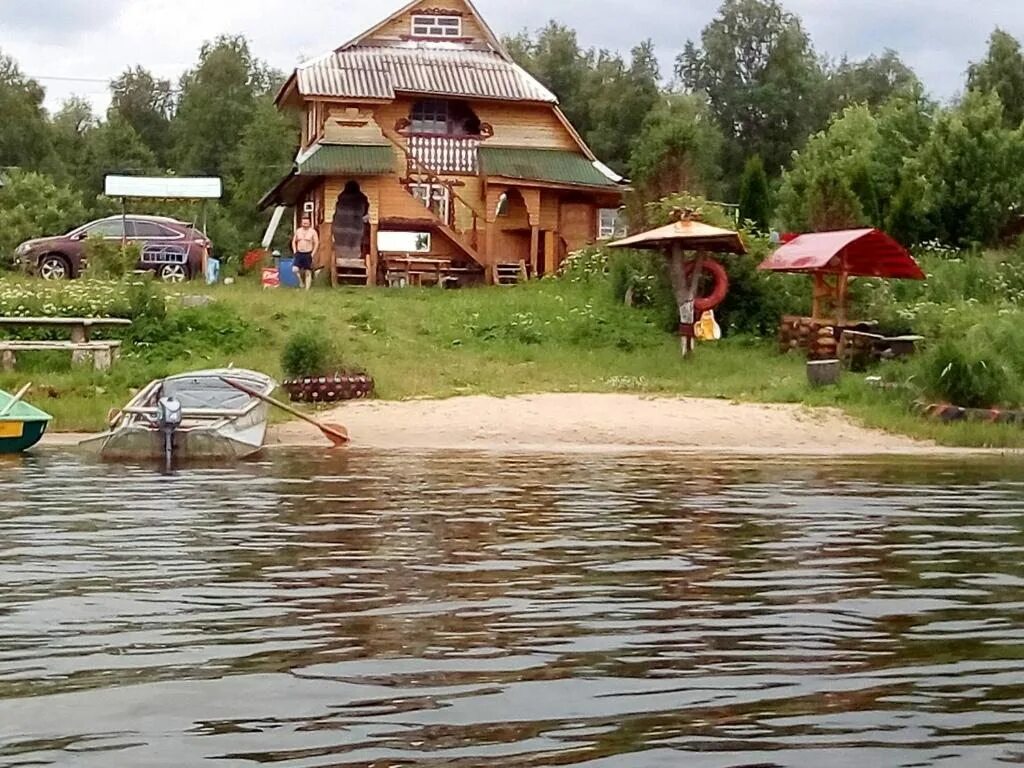 Гостевой дом Сабро Осташков. Озеро Сабро Осташковский район. Озеро Селигер гостевой дом у озера. Озеро Сабро деревня. Озеро селигер отдых 2024