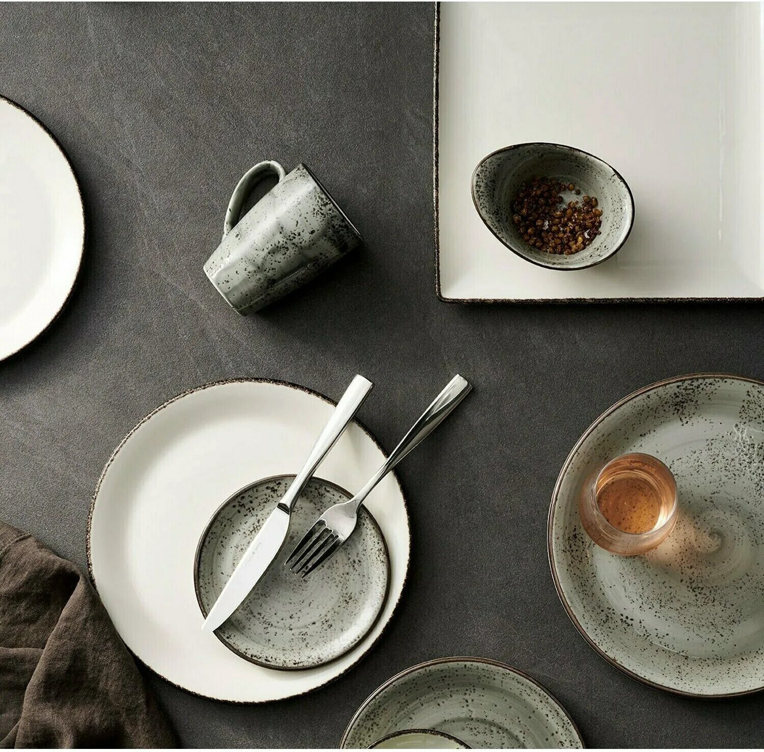 серый фарфор. серый фарфор. серый фарфор. тарелка серая. Ivlev chef органика тарелка.