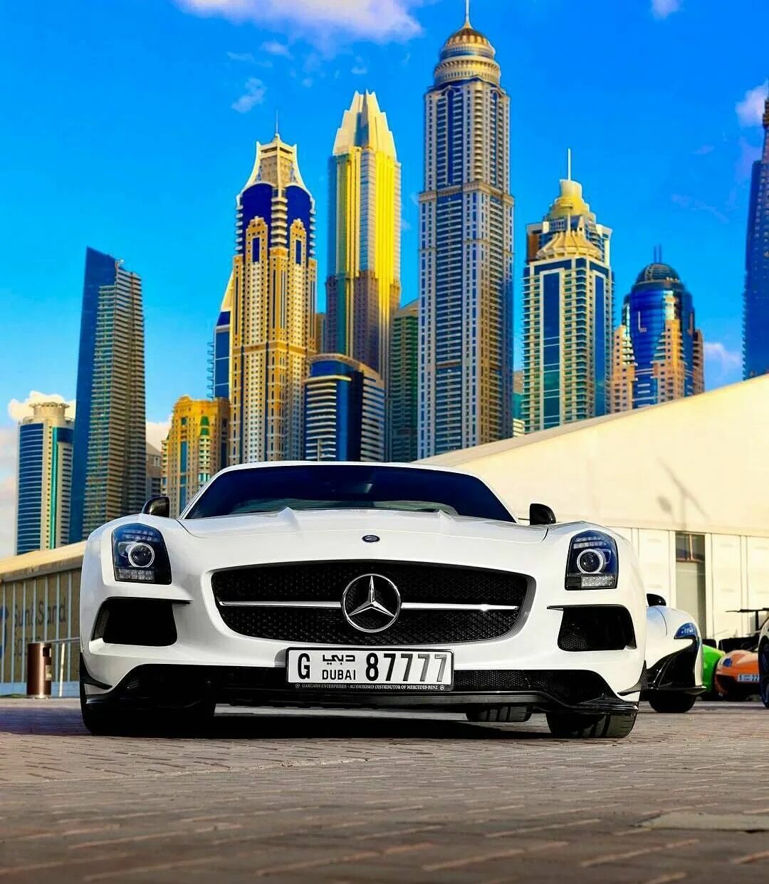 SLS Дубай. Mercedes SLS Dubai. Mercedes Benz AMG Dubai. Мерседес АМГ ГТ 63 С Дубай.