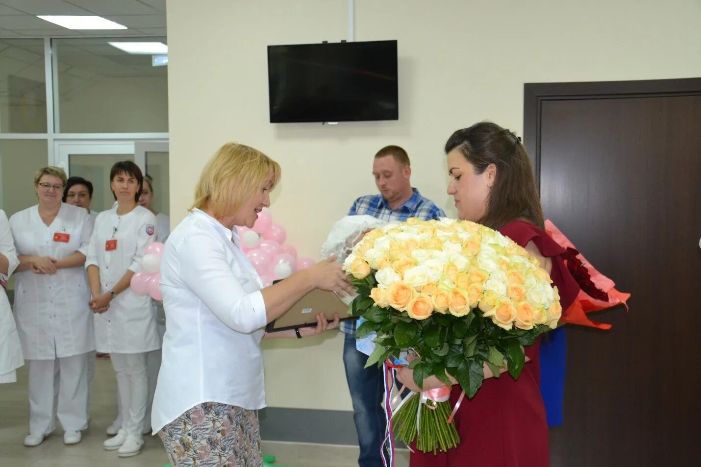 Владимировна перинатальный центр. Перинатальный центр саранск. врачи перинатальный перинатальный центр саранск. перинатальный центр саранск родильное отделение. гатчина перинатальный центр выписка новорожденных.