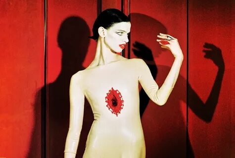 Lily McMenamy: A Hole is a Hole 