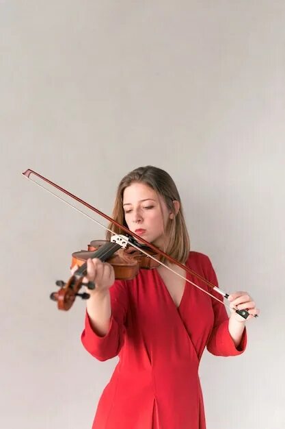 Игра на скрипке с обработкой. Female Violinist. Нравится скрипка