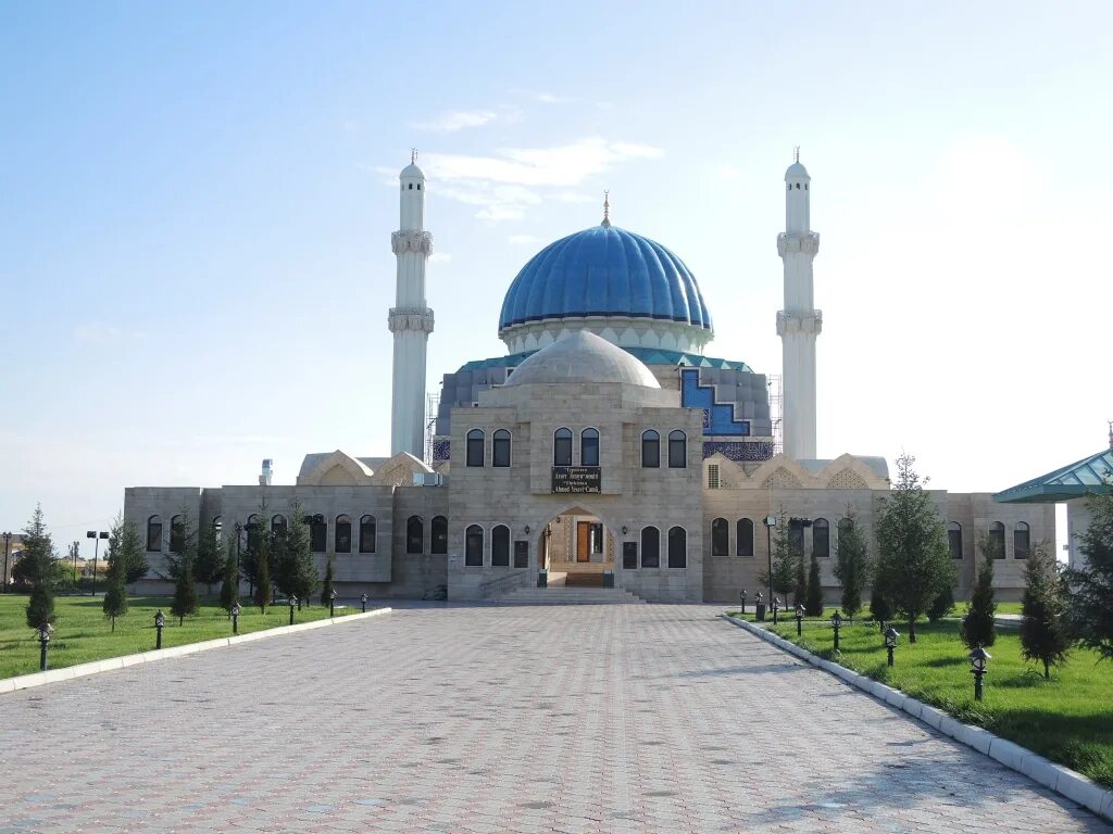 Мечеть в шымкенте в бекжане. Мечеть шымкент. Чимкент мечеть казахстан. Мечеть шымкент. Мечеть в чимкенте.