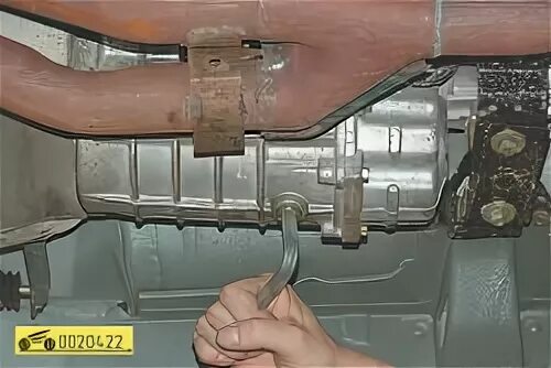 Замена масла 31105. Сливная пробка газ 31105 крайслер. масло кпп волга 3110. щуп коробки газ 31105. волга 3110 заливная пробка в кпп.