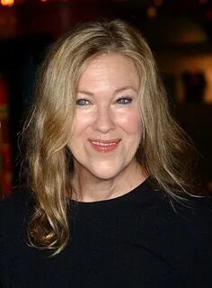 Kseniya Novikovaning yuzida sperma bilan surati.