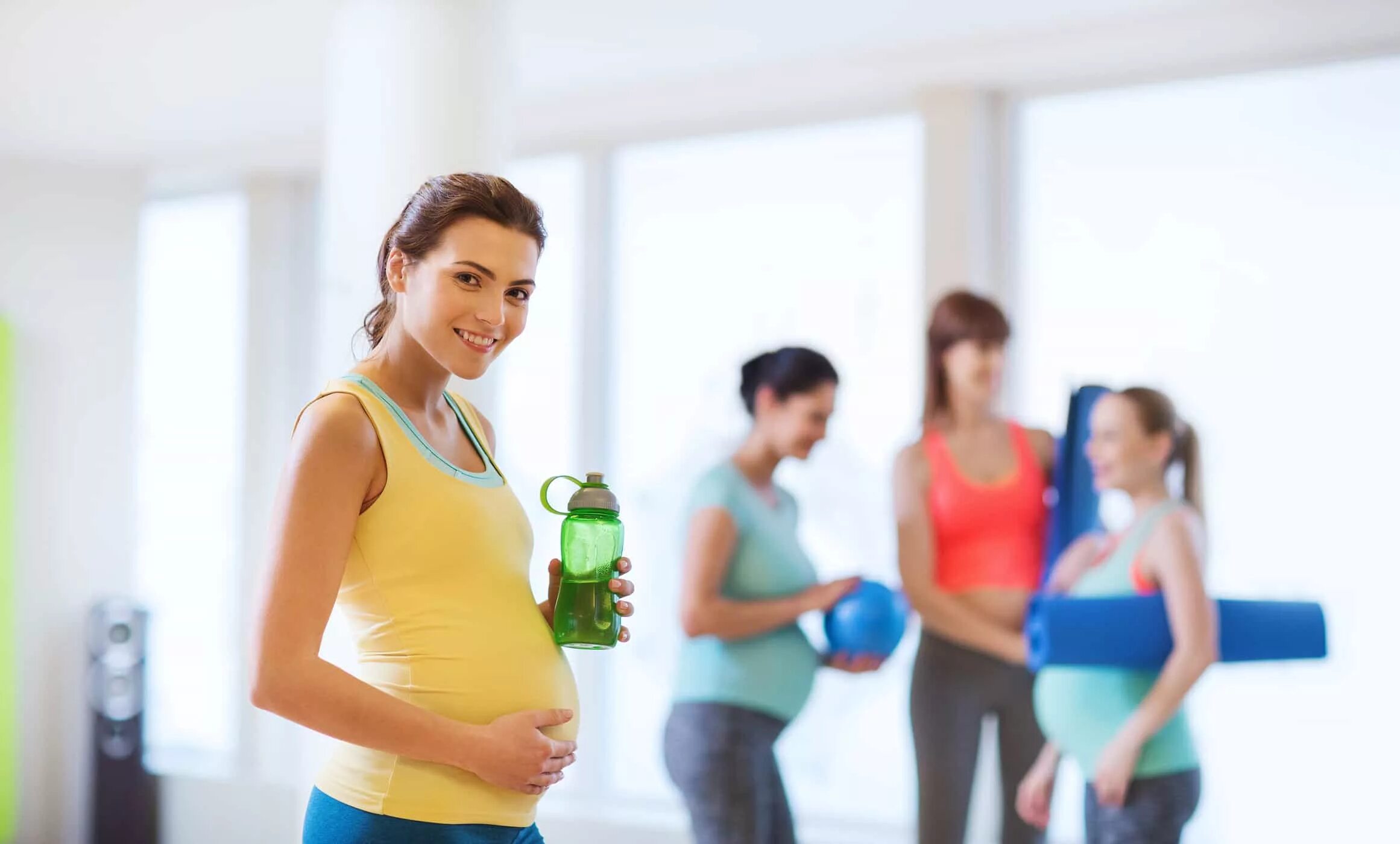 Беременность и спорт. Фитнес для беременных. Беременные спорт. Фитнес для беременных на ранних.
