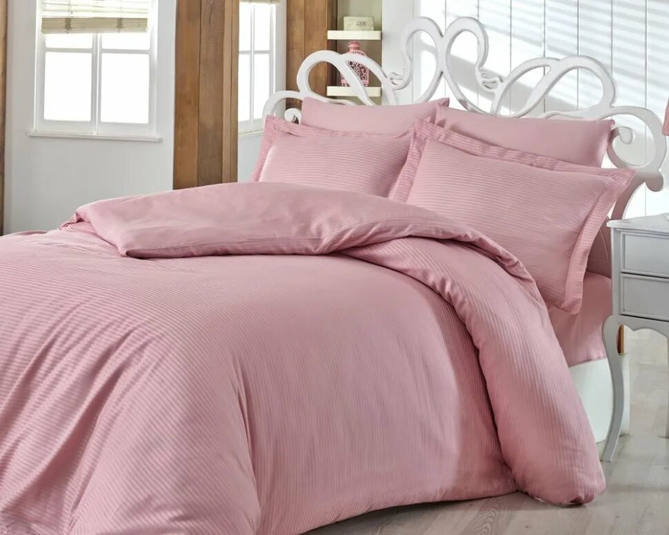 Летящая ткань. Розовая ткань. Простыня страйп сатин. Кпб картекс однотонное сатин. Постельное белье нежно розовый страйп.
