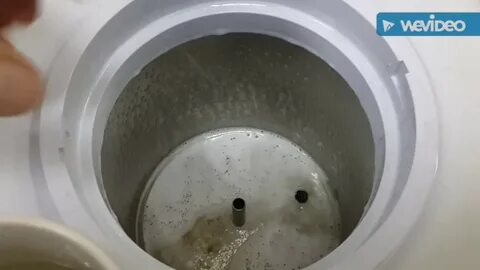 Кулер вытекает вода